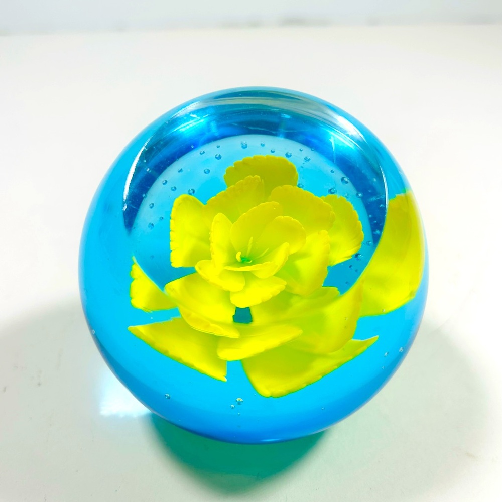 Caithness Paperweight Art Glass Blue W/Yellow Flower Faceted Handblown